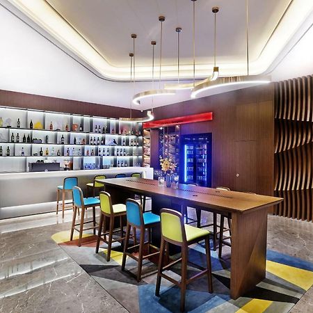 Отель Hampton By Hilton Guangzhou Dongxiaonan Экстерьер фото