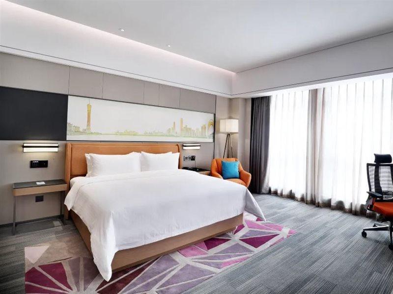 Отель Hampton By Hilton Guangzhou Dongxiaonan Экстерьер фото