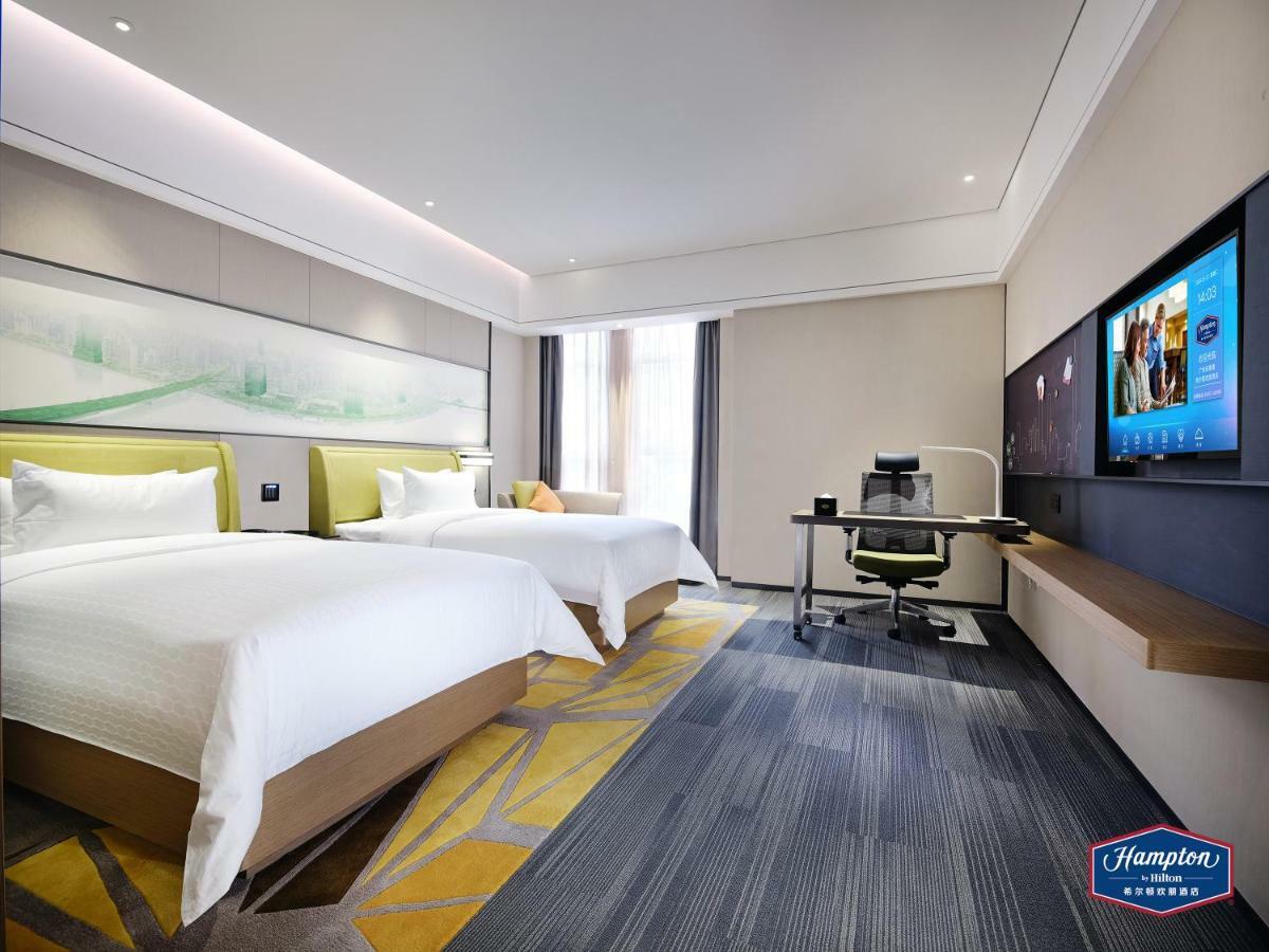 Отель Hampton By Hilton Guangzhou Dongxiaonan Экстерьер фото